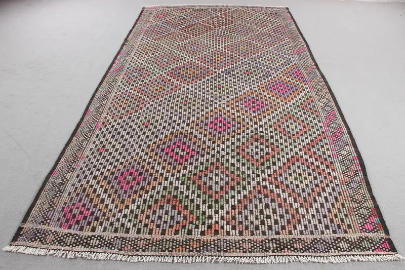 Elegant Green Rug with Orange Border, 5,8x11,1 ft