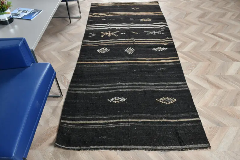 Elegant Black & Beige Rug, 3,6x8 ft Polka Dot Design