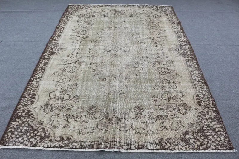 Brauner Orientteppich, 8,4x8,37 Fuß Beige Akzente