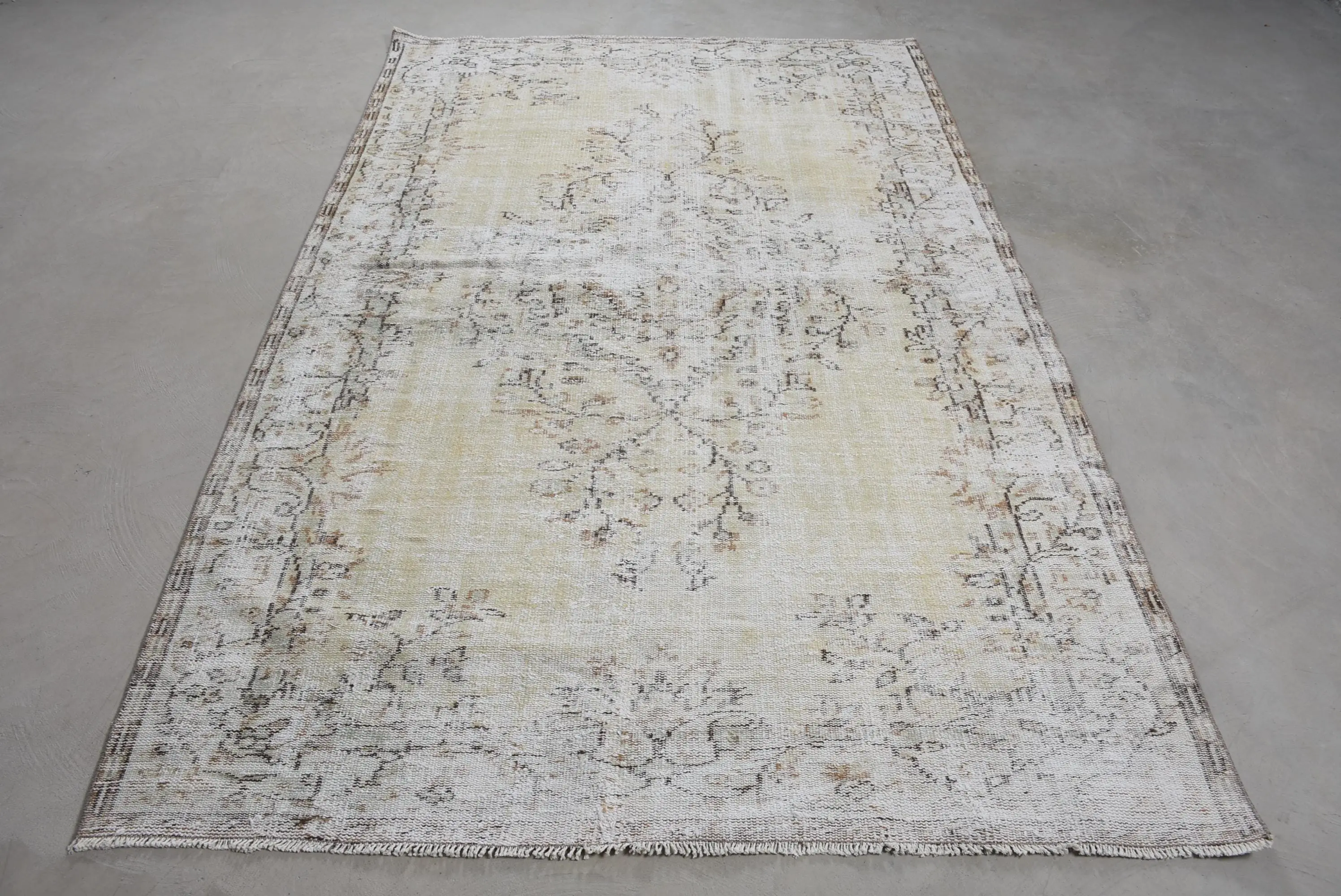 Türk Vintage Halısı, 5.1x8.5 ft Halı, Beyaz Büyük Kareli Halı - 1