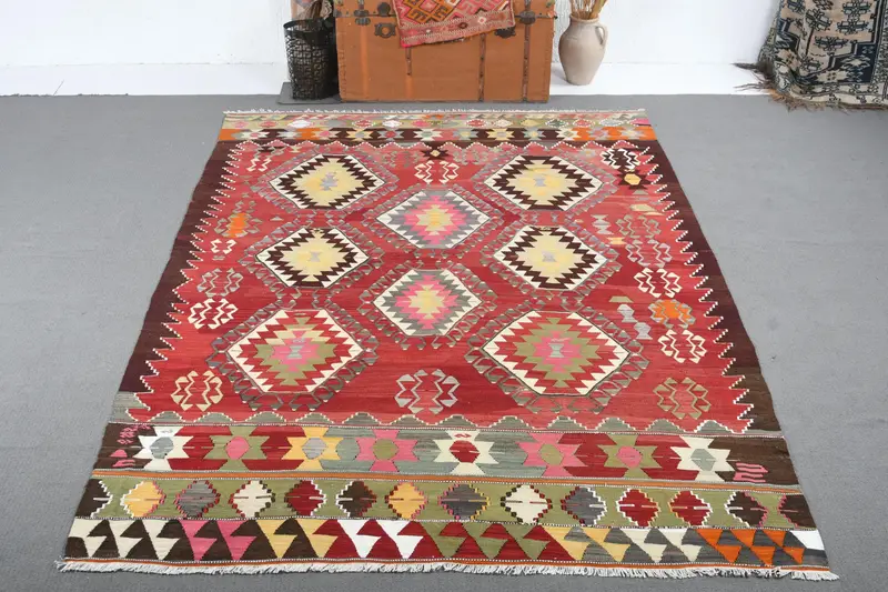Türk Vintage Halı, 6.2x9.3 ft Büyük Halı, Kırmızı Yeşil Puantiyeli Yün Halı - 1