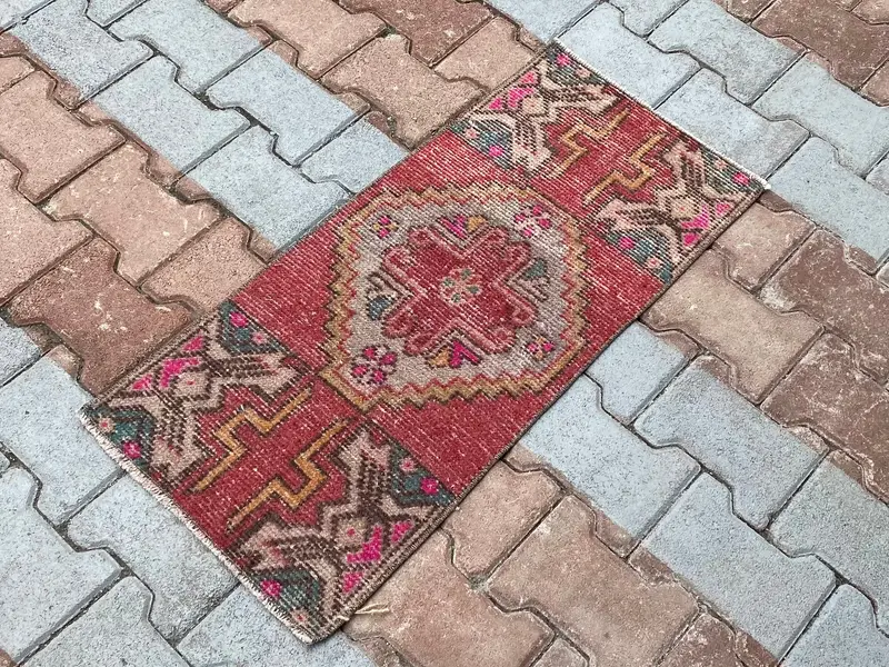 Rosa und blauer Blumenteppich, 1,3 x 3 Fuß, schickes Dekor