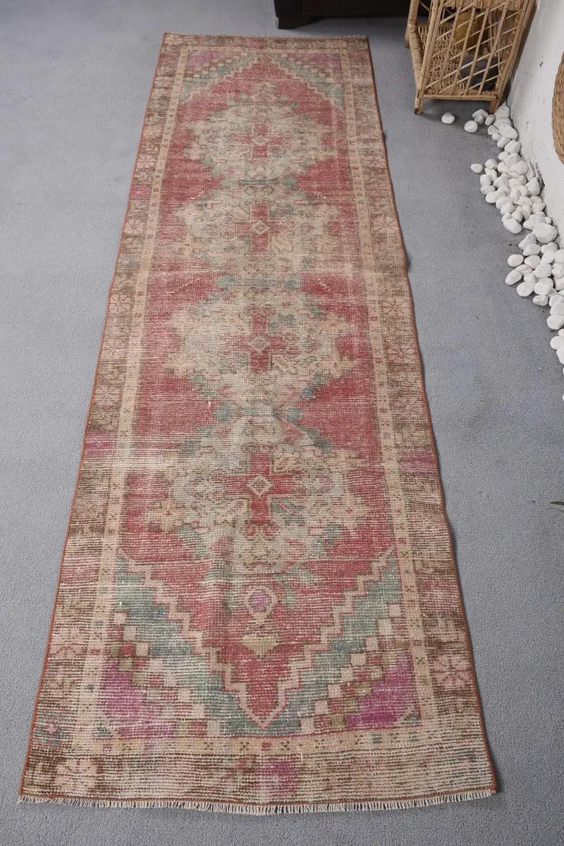 Red and Green Patchwork Rug, 2,7x8,8 ft Elegant Decor