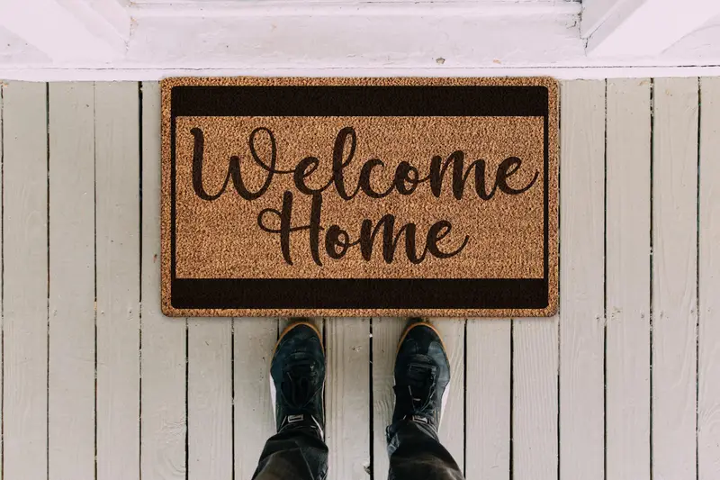 エレガントなプリントラグ：ご自宅のためのモダンなデザイン