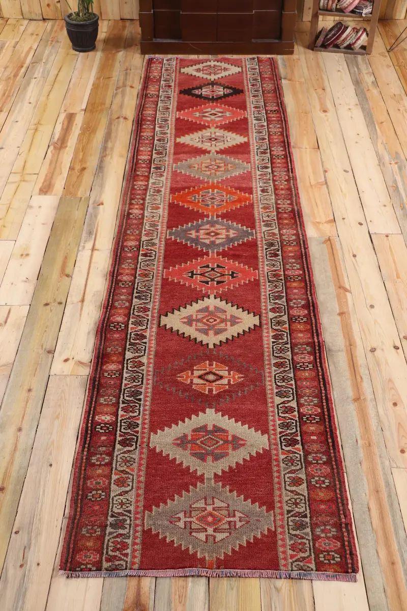 Türk Vintage Runner Halısı 2.7x11.5 ft, Kırmızı Gri Soyut Halı - 1