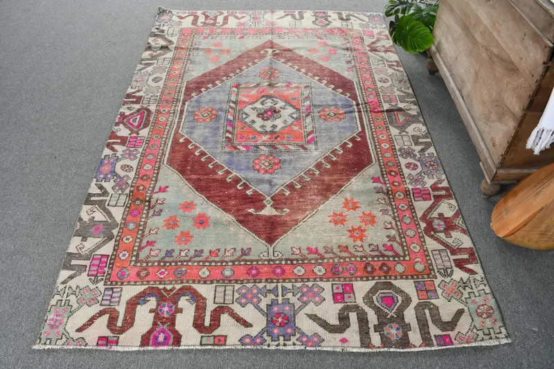 Türkischer Vintage-Teppich, 4,8 x 7,5 Fuß großer Übergröße-Teppich, roter Karo-Teppich - 1