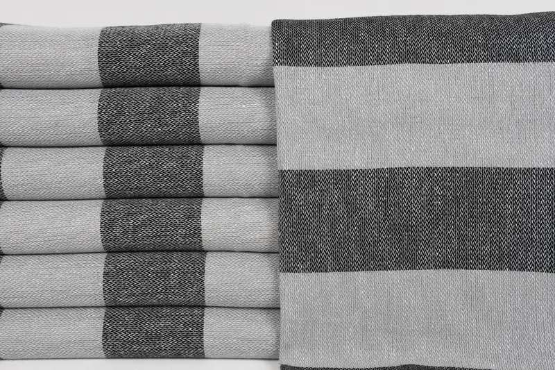 Monogramlı el havlu, onun için yıldönümü hediyesi, kişiselleştirilmiş hediye, bekarlığa veda parti süslemeleri, banyo havlu, 40x18 pamuklu çizgili havlu - 1