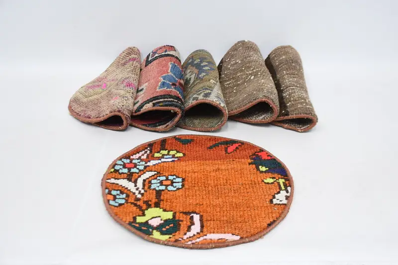 鮮やかなオレンジとパープルのエスニックプレースマット、耐久性があり洗えるダイニングアクセサリー