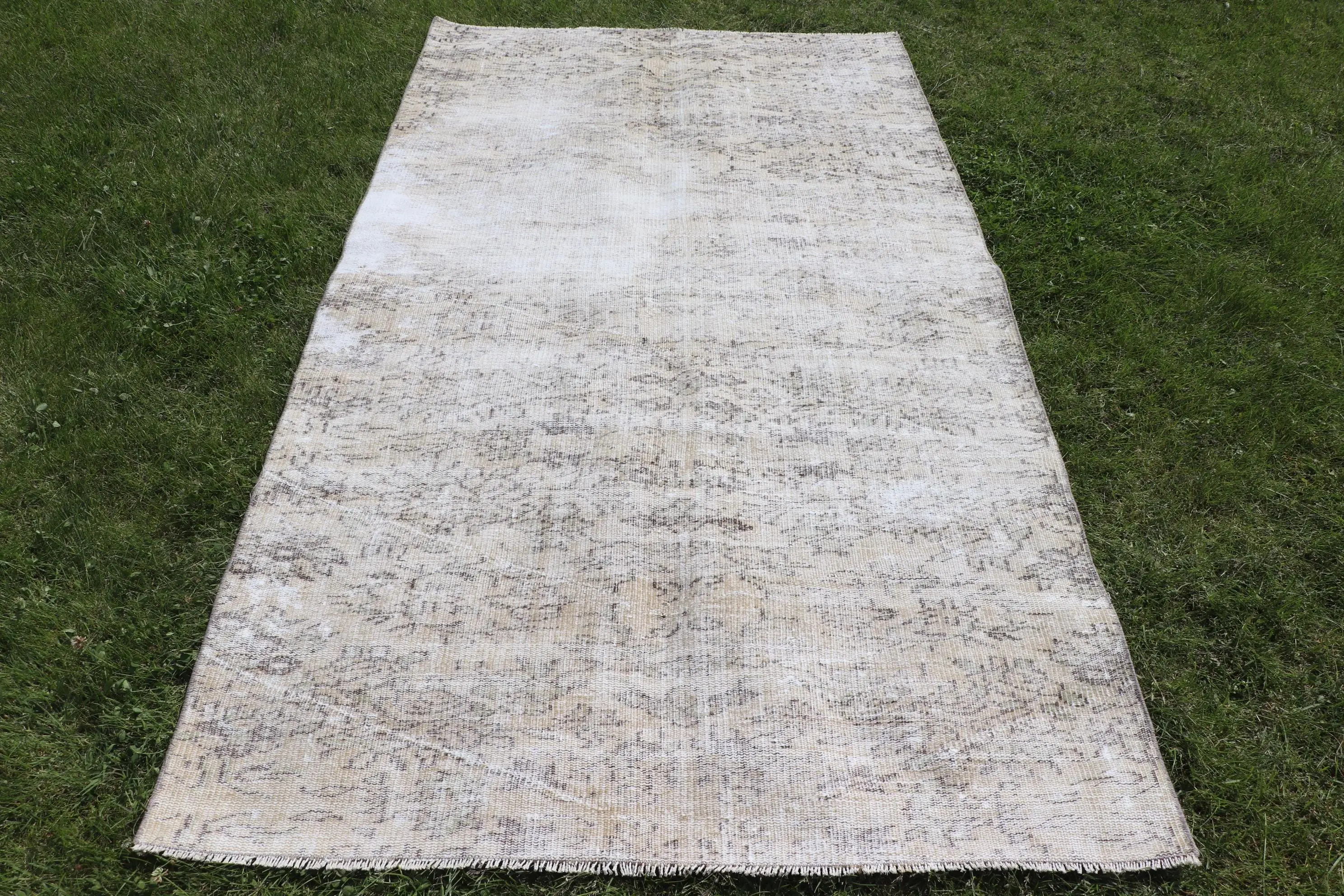 Türk Vintage Halı, 4.3x8 ft Halı, Beyaz Kareli Yün Halı - 1