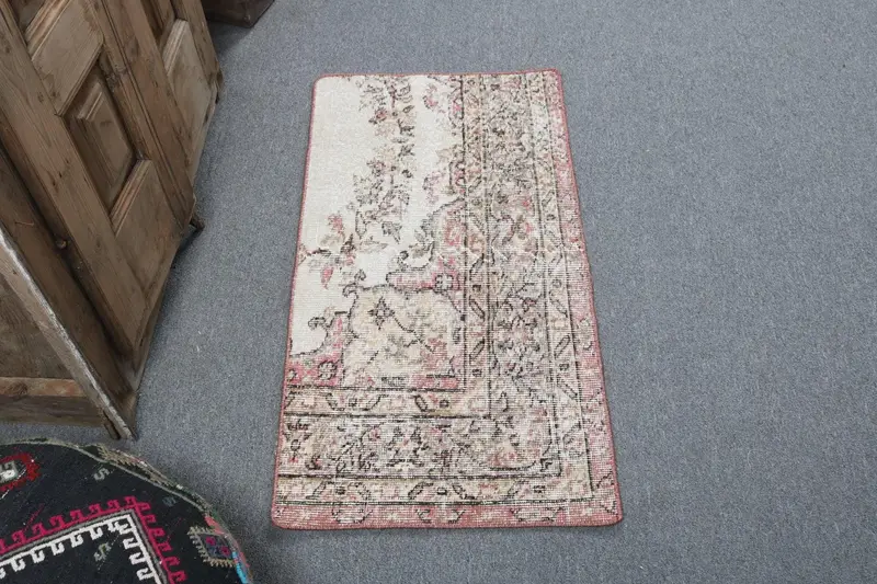 Türk Vintage Küçük Halı 1.6x3.3 ft (50x100 cm), Kırmızı Çiçekli Oushak Halı - 1