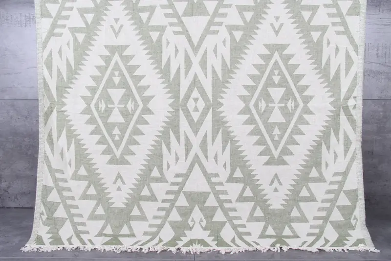 Personalized Geometric Green Towel, Bath Towel, Beige, 40x75 Inches