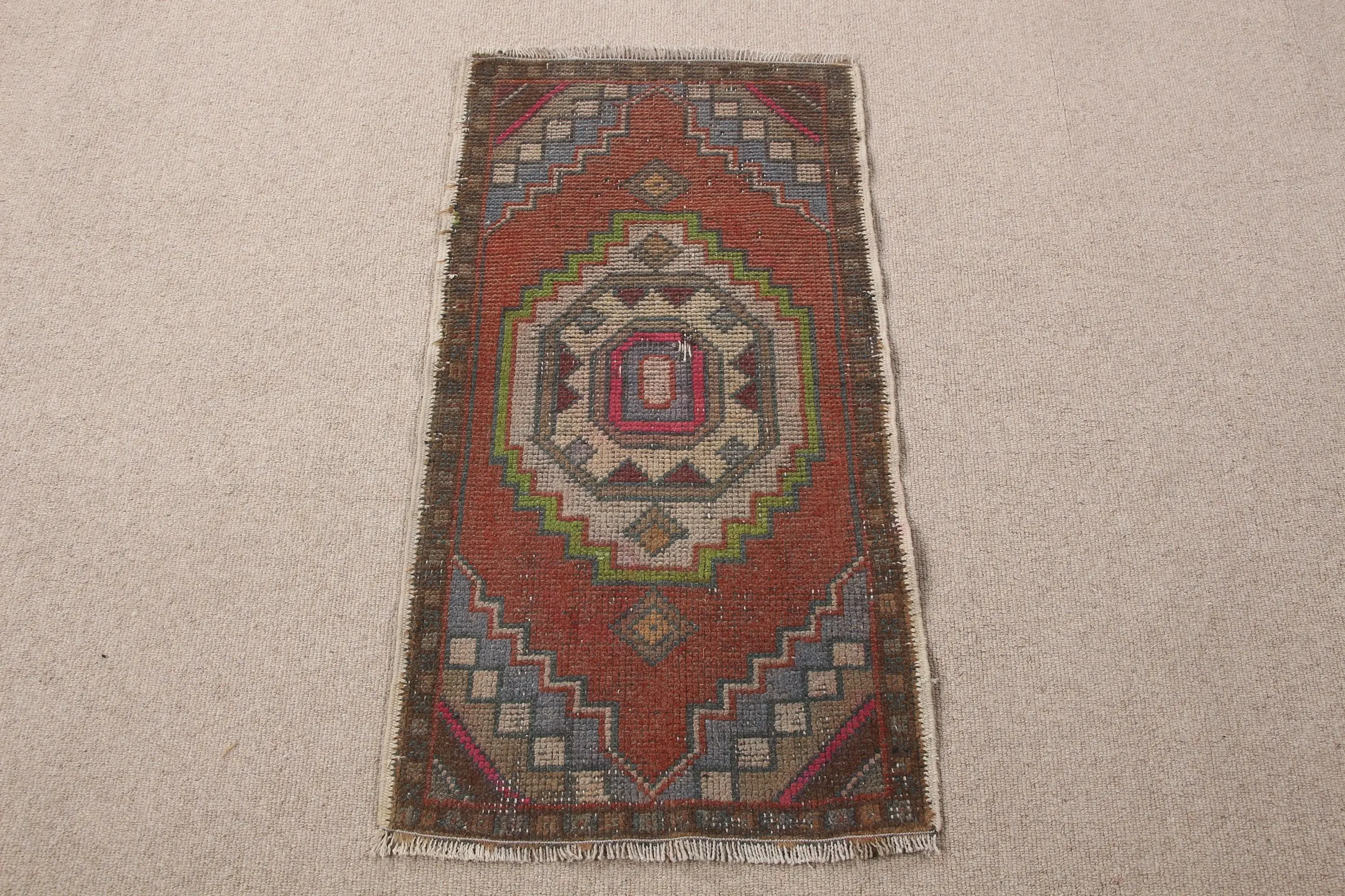 Vintage kleiner Teppich 1,7x3,1 ft (52x94 cm), rot gestreifter türkischer Teppich - 1