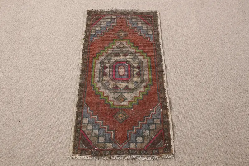 1,7 x 3,1 Fuß lila-beiger Teppich, gestreiftes geometrisches Design