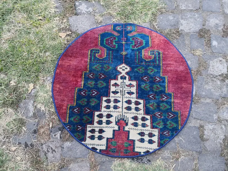 Blauer Blumenteppich, 2,08 x 2,08 Fuß mit roten Akzenten