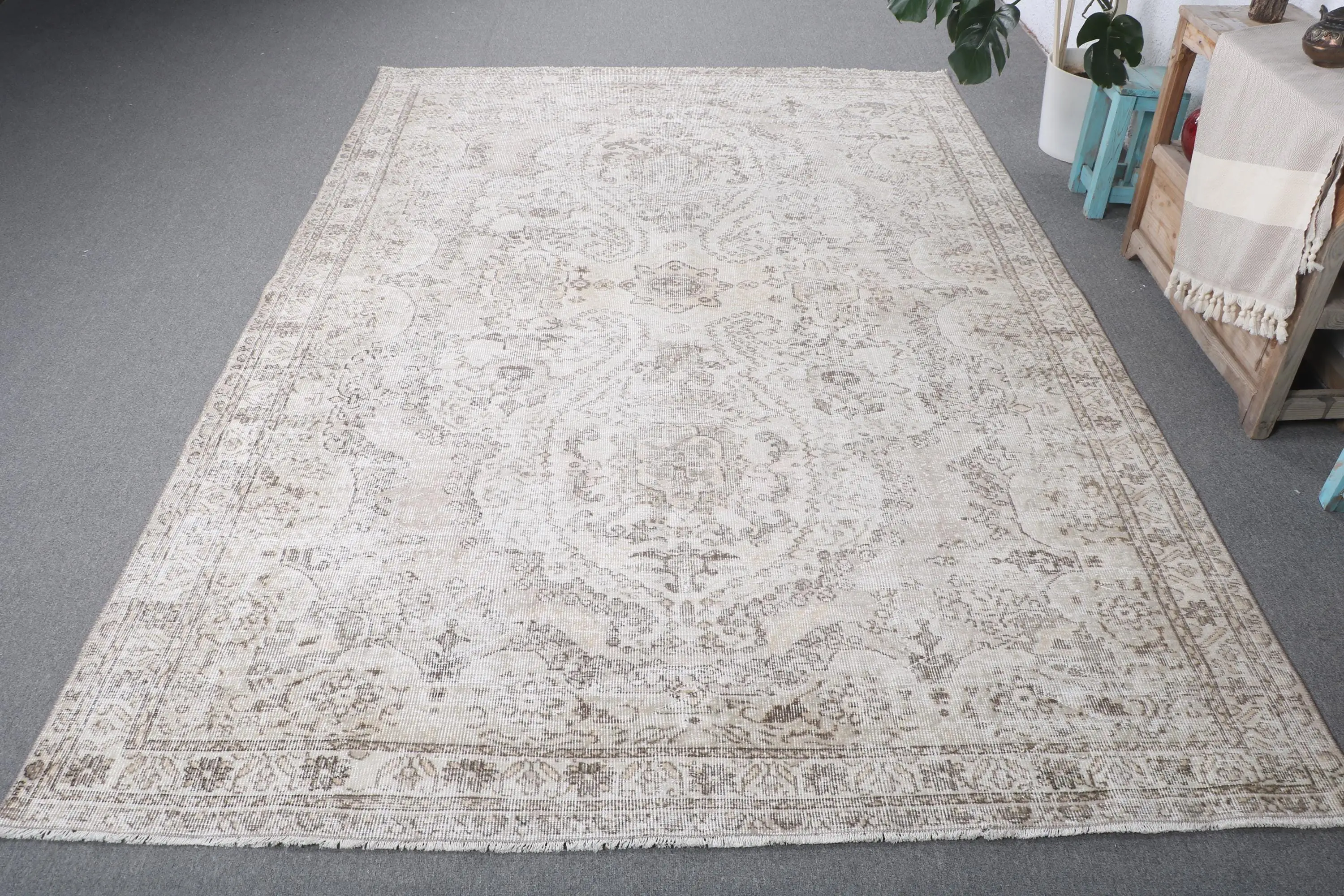 6.4x9.3 ft Vintage Büyük Halı, Gri Kahverengi Türk Kareli Yün Halı - 1