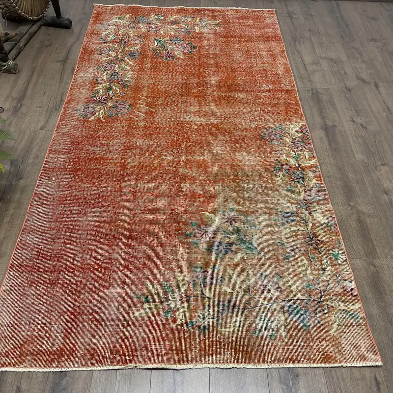 Red & Green Rug, 4,4x8,6 ft Botanical Design