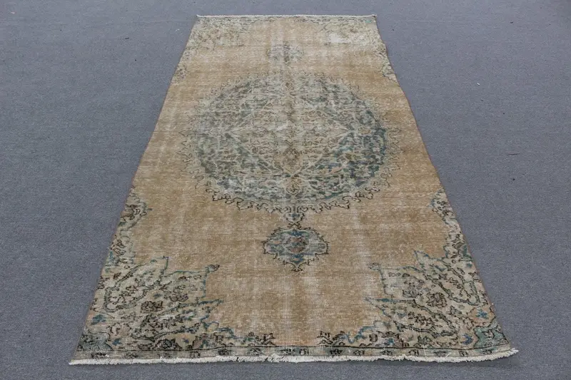 エレガントなベージュのラグ、ブルーのボーダー、132x255 cm