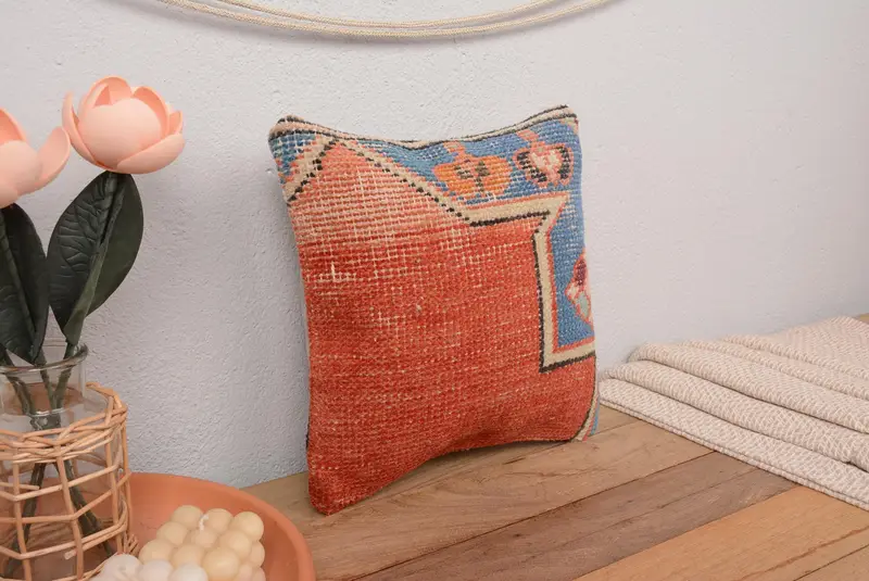 Geometrisches Leinen-Wurfkissen in Rot und Bronze, Vintage-gesticktes Kissen