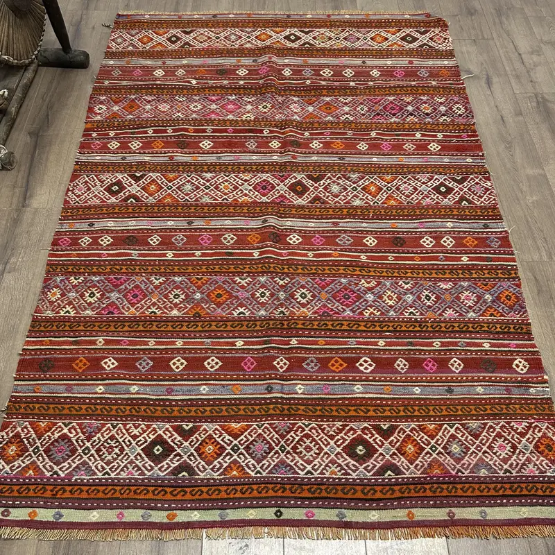 Red Moroccan Rug, 4,9x7,2 ft Elegant Red-Beige Decor