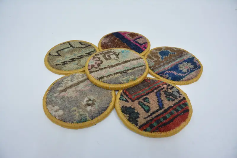 グリーン & ブロンズ キリム コースター、ユニークなボヘミアン ドリンク コースター