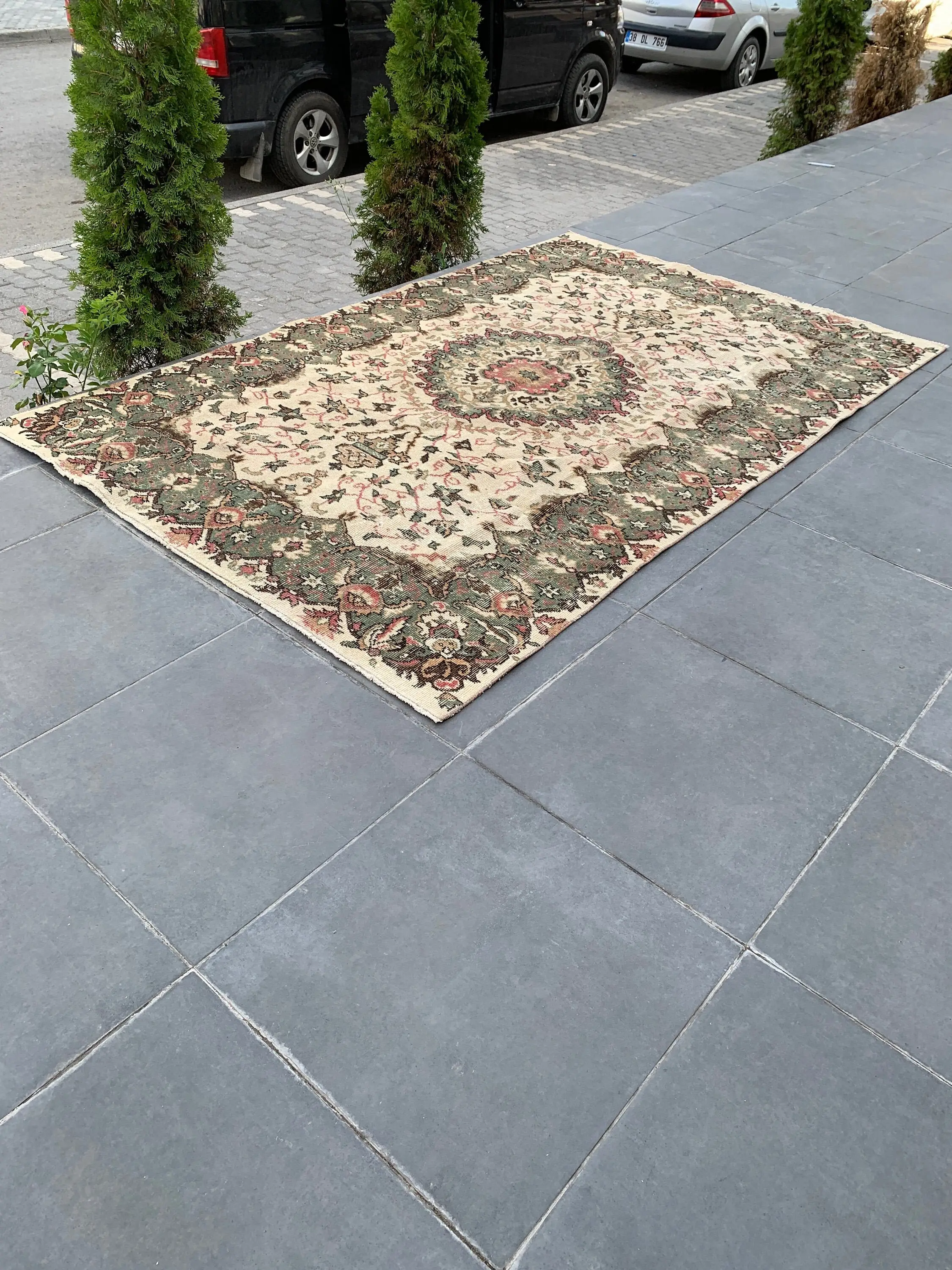 Türkischer großer Teppich 5,6 x 8,6 Fuß, Vintage grüner orientalischer Wollteppich - 1