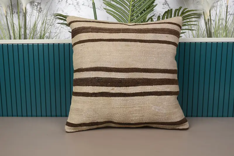 Bej & Kahverengi Çizgili Kırlent, 20x20 El Yapımı Kırlent