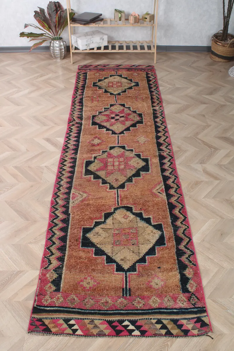 Alfombra turca Runner de 3x11 pies, alfombra vintage con bordes rojos - 1