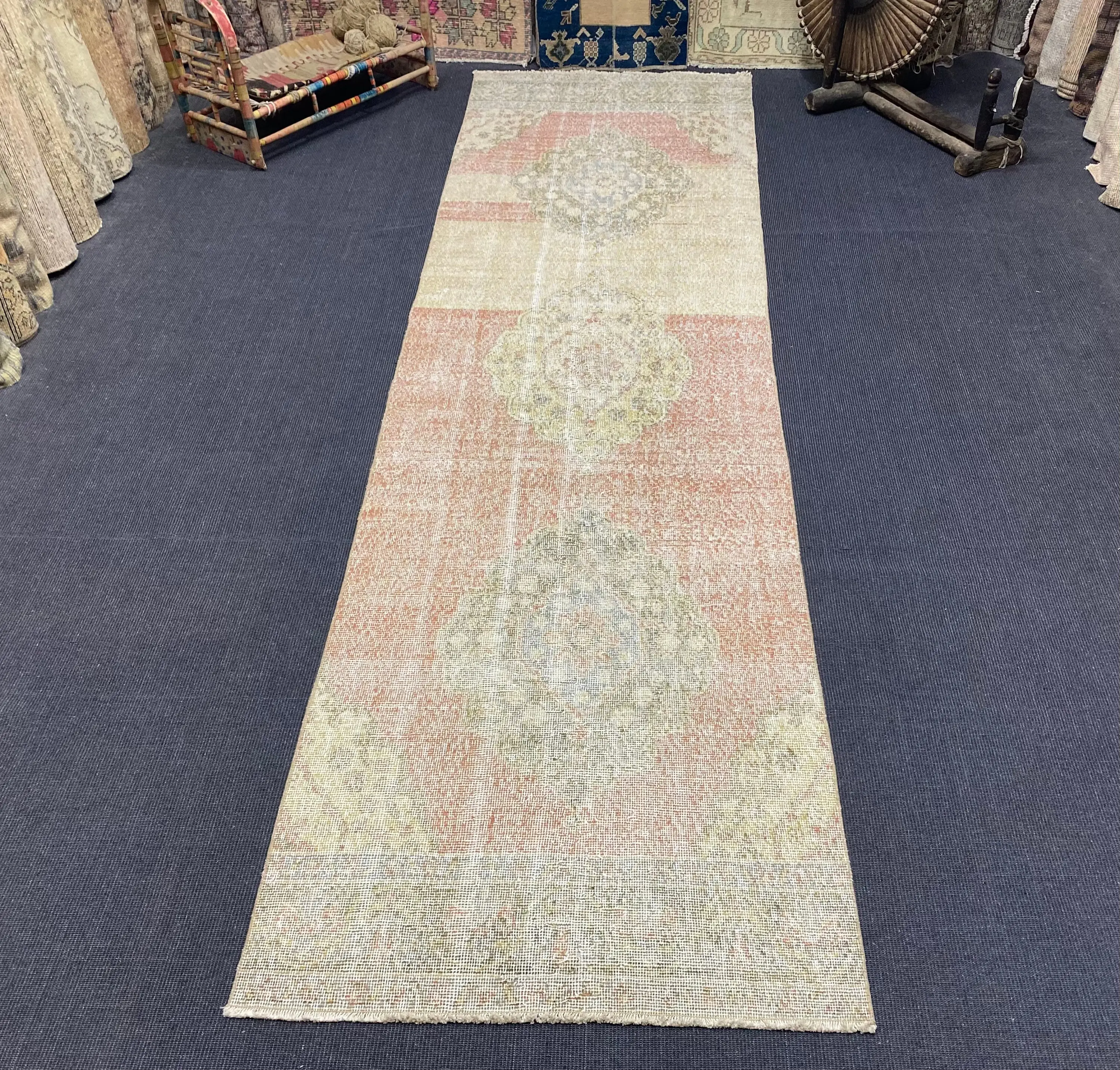 3.1x11.8 ft Halı, Türk Vintage Halısı, Kırmızı Çiçekli Yün Halı - 1