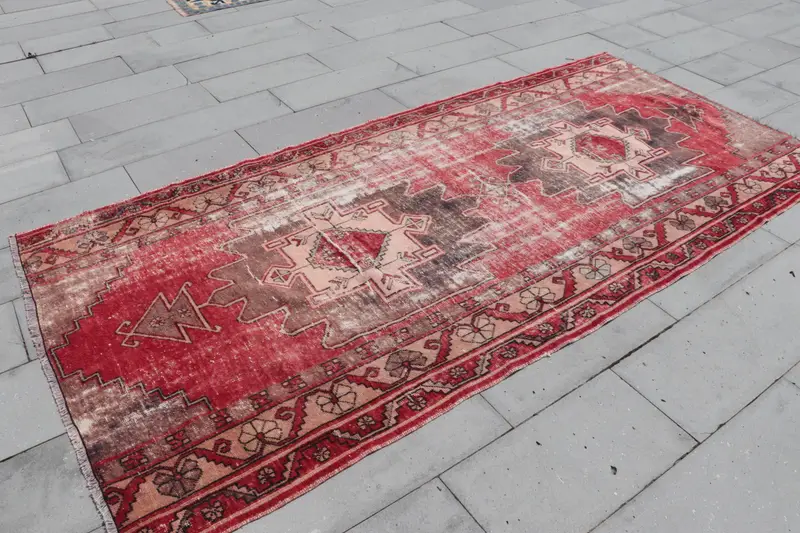 Alfombra turca, alfombra vintage grande de 4,7x9,5 pies, alfombra con borde marrón rojo Oushak - 1