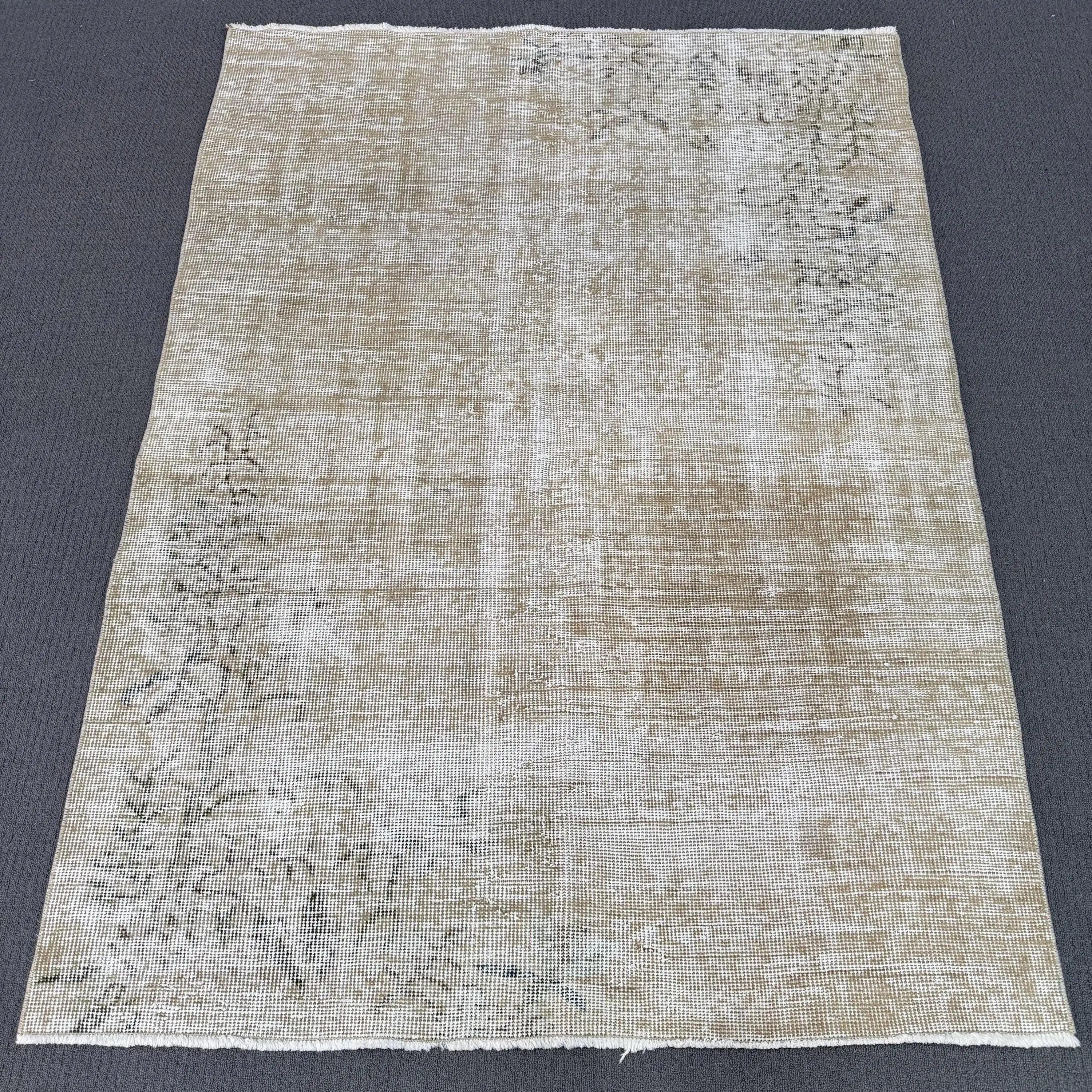 3.9x5.2 ft Halı, Türk Vintage Halısı, Beyaz Çiçekli Yün Halı - 1