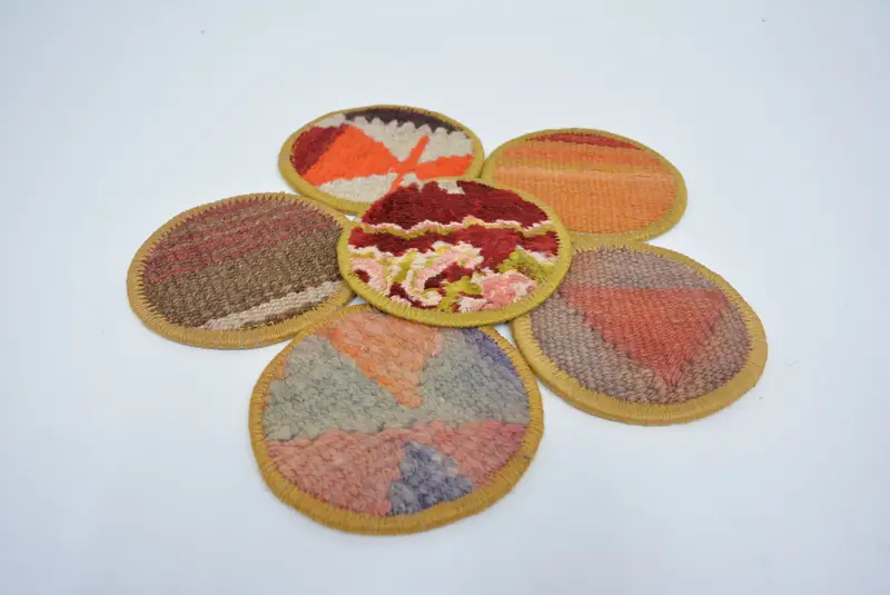 Juego de posavasos marrones y rojos, posavasos tradicionales antideslizantes