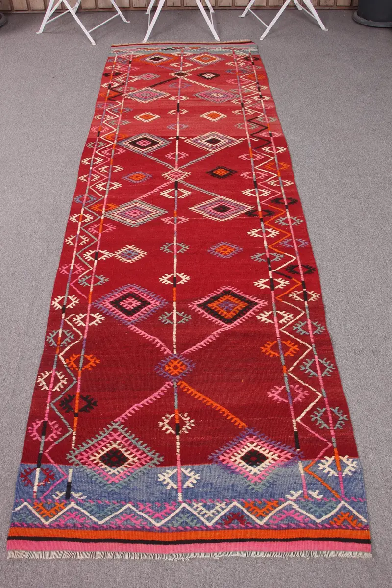 El Yapımı Kırmızı Ombré Halı, Mavi Desenli 2,7x8,5 ft