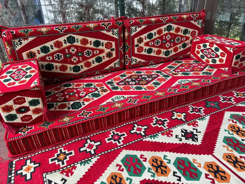 U şeklindeki zemin yastığı, kesit zemin oturma, Osmanlı zemin oturma, geleneksel zemin kanepesi, Kilim desen yastığı, ev dekorasyonu, - 10