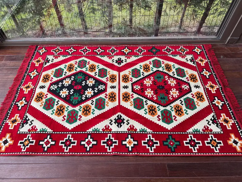U şeklindeki zemin yastığı, kesit zemin oturma, Osmanlı zemin oturma, geleneksel zemin kanepesi, Kilim desen yastığı, ev dekorasyonu, - 4