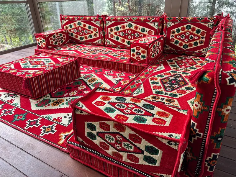 U şeklindeki zemin yastığı, kesit zemin oturma, Osmanlı zemin oturma, geleneksel zemin kanepesi, Kilim desen yastığı, ev dekorasyonu, - 3