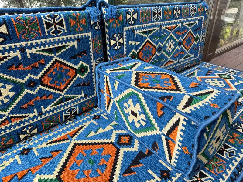 Geleneksel zemin kanepesi, Osmanlı zemin oturma, u şeklindeki zemin yastığı, kesit zemin oturma, Kilim desen yastığı, ev dekorasyonu, - 6