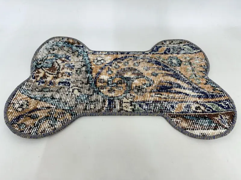 Large Bone-Shaped Pet Mat, Handmade from Vintage Kilim for Stylish Pet Bedding, Soft and Durable for Happy Pets - 2