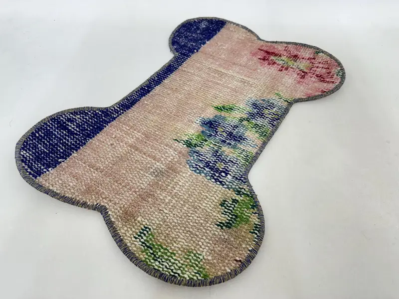 Comfortable Bone-Shaped Pet Pad, Durable Handmade Kilim for Cozy Retreats, Perfect for Dogs and Cats of All Sizes - 3