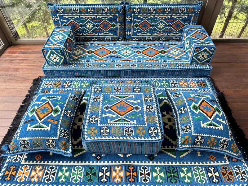 Geleneksel zemin kanepesi, Osmanlı zemin oturma, u şeklindeki zemin yastığı, kesit zemin oturma, Kilim desen yastığı, ev dekorasyonu, - 3