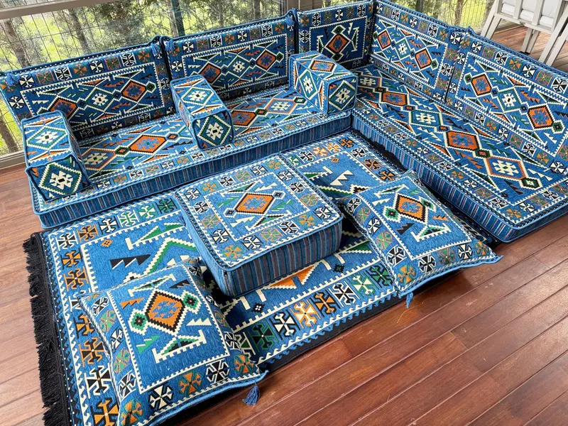 Geleneksel zemin kanepesi, Osmanlı zemin oturma, u şeklindeki zemin yastığı, kesit zemin oturma, Kilim desen yastığı, ev dekorasyonu, - 2