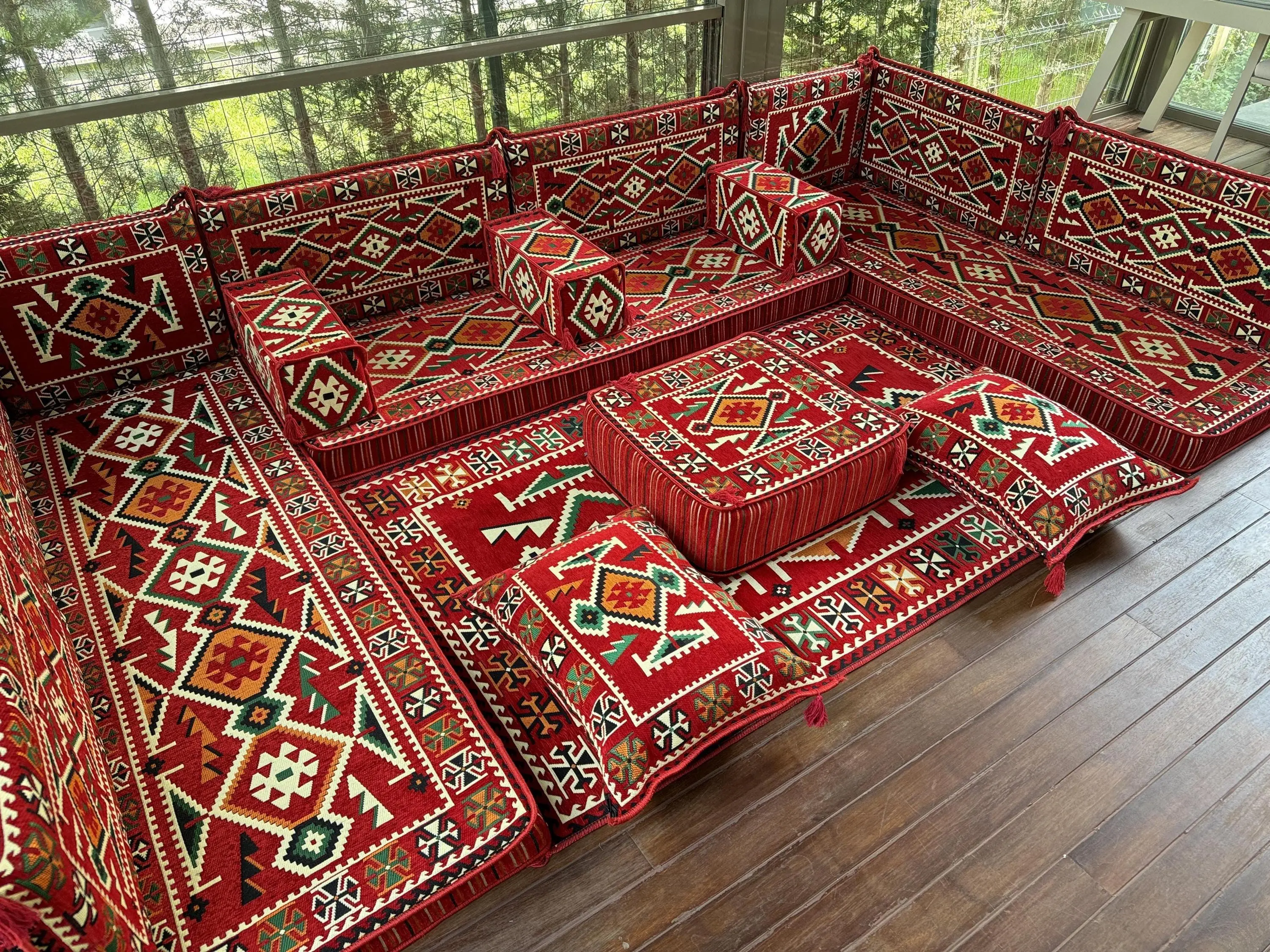 Ottomanboden Sitzgelegenheiten, traditionelles Bodensofa, U-förmiger Bodenkissen, Sitzgelegenheiten der Schnittboden, Sitzgelegenheiten für ethnische Wohnkultur, traditionelles Sofa, - 1