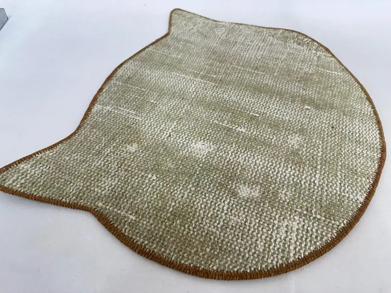 Artisan Kilim Cat Head Pet Pad, Unique Craftsmanship for Trendy Feline Retreats - 3