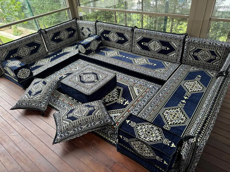 Osmanlı zemin oturma, geleneksel zemin kanepesi, u şeklinde zemin yastığı, kesit zemin oturma, Kilim desen yastığı, ev dekorasyonu, - 1