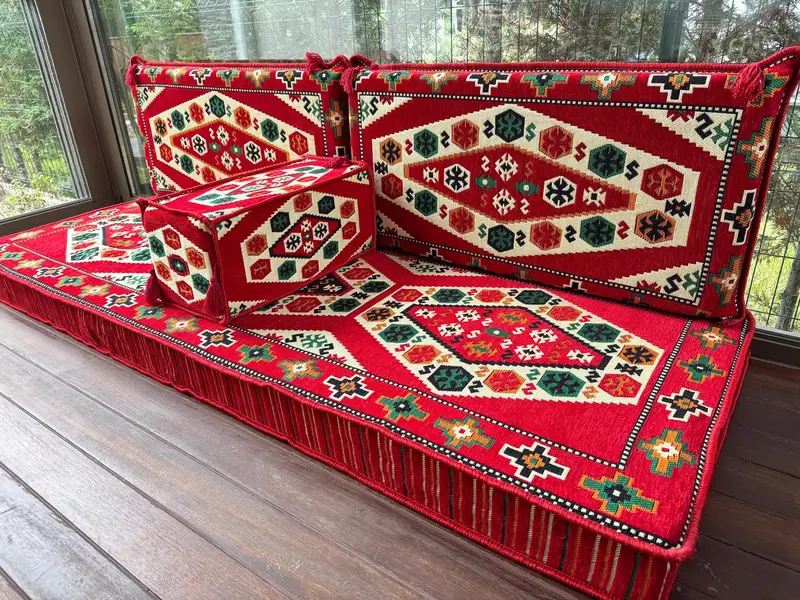 U şeklindeki zemin yastığı, kesit zemin oturma, Osmanlı zemin oturma, geleneksel zemin kanepesi, Kilim desen yastığı, ev dekorasyonu, - 7