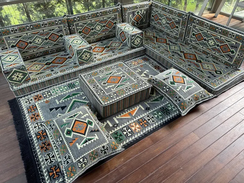 Gri kanepe, osmanlı zemin oturma, geleneksel zemin kanepe, u şeklindeki zemin yastığı, kesit zemin oturma, Kilim desen yastığı, ev dekorasyonu, - 4