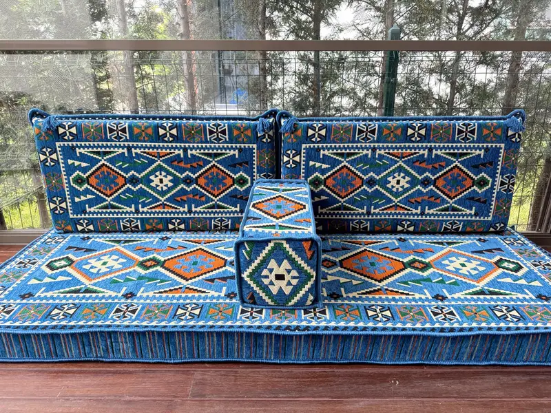 Geleneksel zemin kanepesi, Osmanlı zemin oturma, u şeklindeki zemin yastığı, kesit zemin oturma, Kilim desen yastığı, ev dekorasyonu, - 4