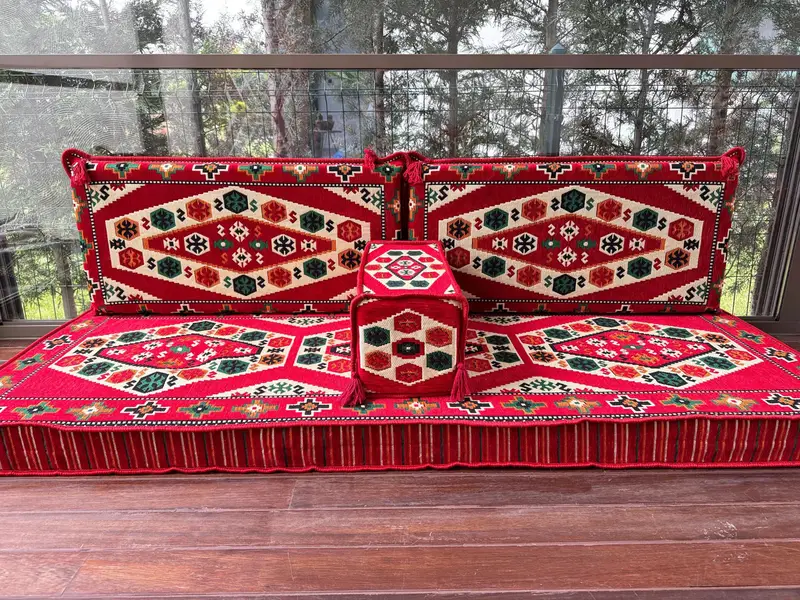 U şeklindeki zemin yastığı, kesit zemin oturma, Osmanlı zemin oturma, geleneksel zemin kanepesi, Kilim desen yastığı, ev dekorasyonu, - 6
