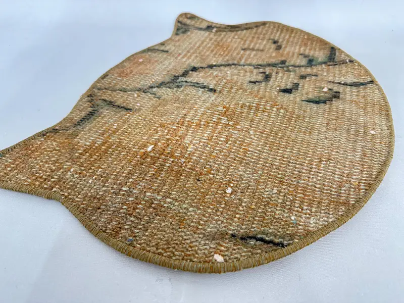 Sustainable Cat Head Pet Mat, Soft Vintage Kilim Design for Happy Cats - 3