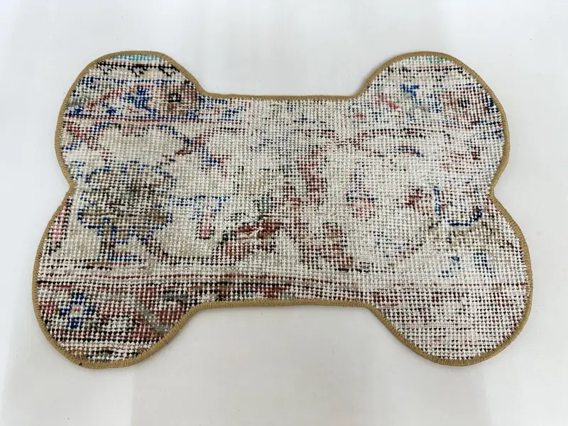 Distinctive Bone-Shaped Pet Mat, Colorful Kilim for the Chicest Pets - 1