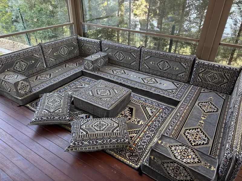 Gri kanepe, osmanlı zemin oturma, geleneksel kanepe, zemin yastığı, kesit zemin oturma, Kilim desen yastığı, ev dekoru, kanepe dekoru, - 1